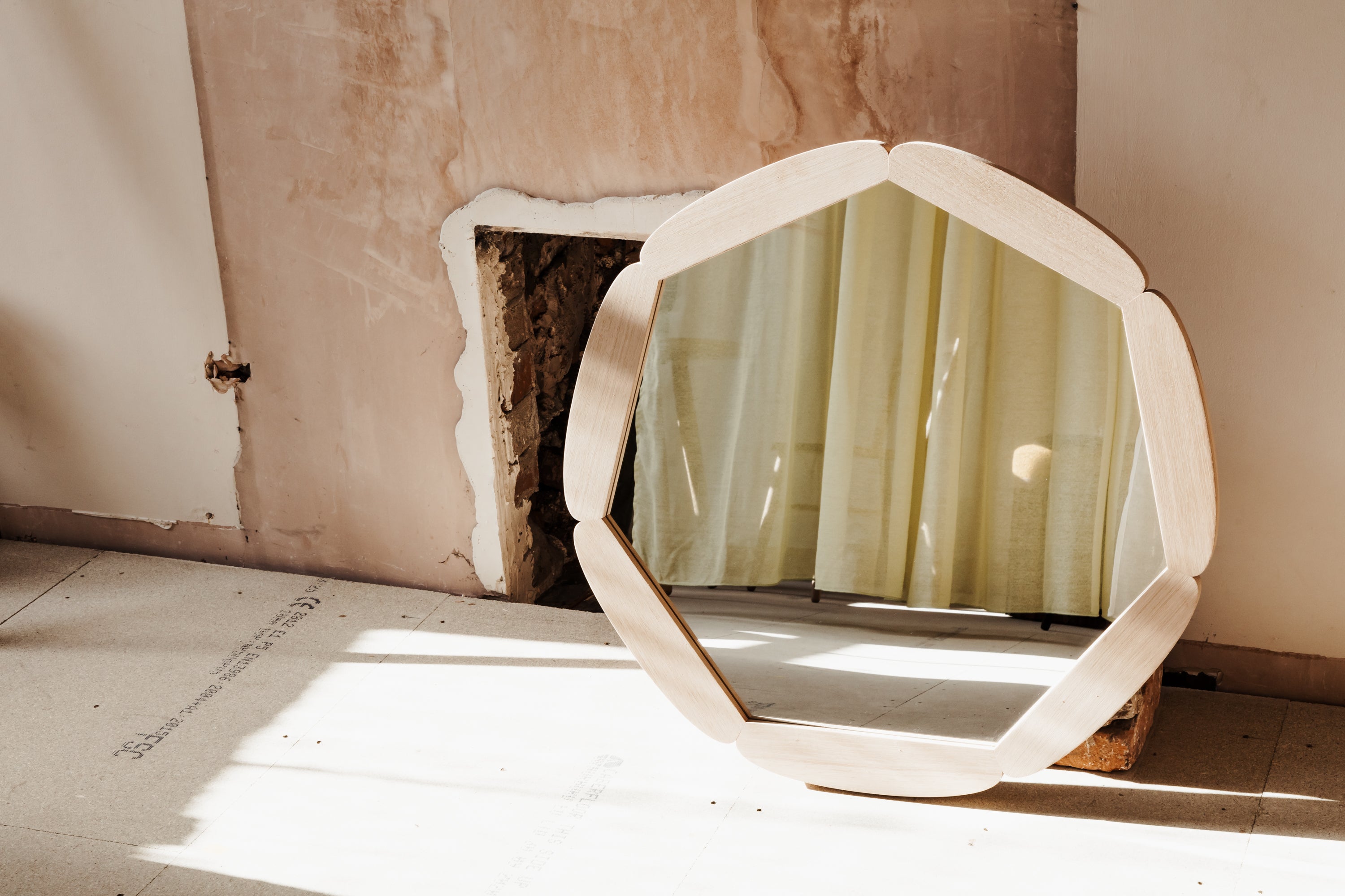 PORTRAIT FLORAL POLYGON MIRROR — Galvin Brothers